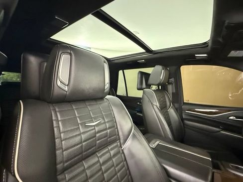 Used 2021 Cadillac Escalade Sport Platinum w/ Heavy-Duty Trailer Package AWD/4WD image 26