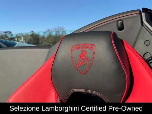 Used 2024 Lamborghini Huracan EVO image 25