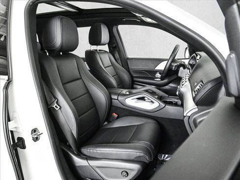 Used 2026 Mercedes-Benz GLS 450 4MATIC image 24