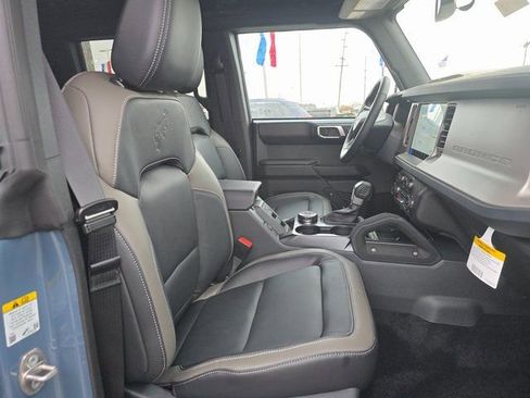 New 2025 Ford Bronco Outer Banks w/ Sasquatch Package image 26