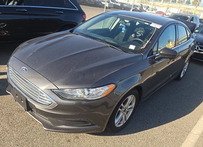Used 2018 Ford Fusion SE w/ Fusion SE Technology Package FWD image 1