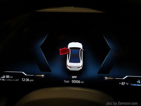 Used 2026 BMW 550e xDrive w/ Executive Package image 17