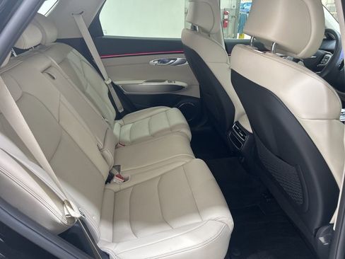 Used 2026 Genesis GV70 2.5T Advanced image 27