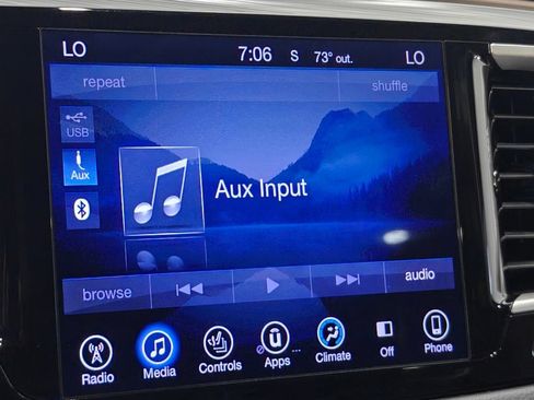 Used 2017 Chrysler Pacifica Touring-L FWD image 40