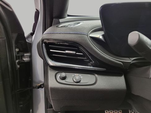 Used 2024 Buick Envista Sport Touring w/ Convenience I Package image 11