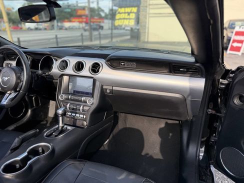 Used 2020 Ford Mustang Premium image 23