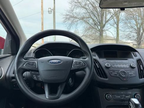 Used 2016 Ford Focus SE image 9