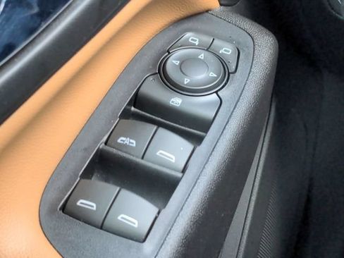 Used 2019 Chevrolet Equinox Premier FWD image 25