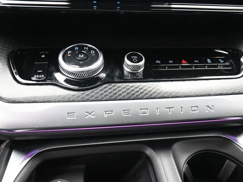 New 2025 Ford Expedition Platinum w/ Stealth Performance Package image 28