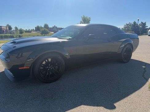 Used 2023 Dodge Challenger SRT Hellcat RWD image 3