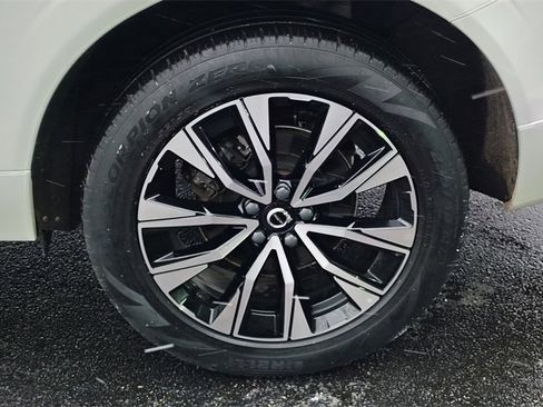 Certified 2023 Volvo XC60 B5 Core w/ Climate Package image 28