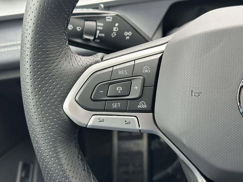 New 2026 Volkswagen Tiguan SE R-Line AWD/4WD image 17