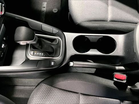 Used 2025 Kia Soul LX w/ LX Technology Package image 17