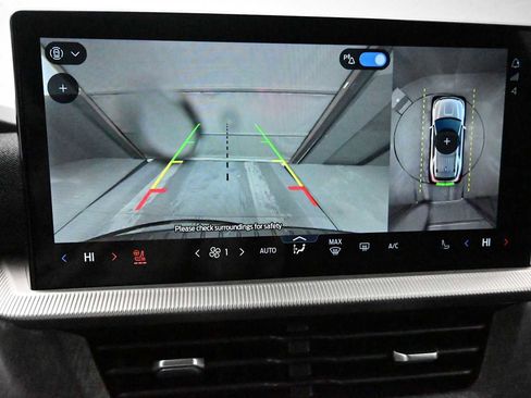 Used 2025 Ford Explorer Platinum RWD image 14