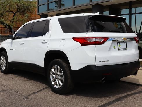 Used 2021 Chevrolet Traverse LS w/ LPO, Cargo Package FWD image 9