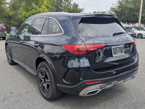 Used 2024 Mercedes-Benz GLC 300 4MATIC image 5
