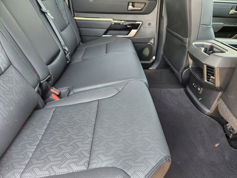 Used 2024 Toyota Tundra Limited AWD/4WD image 31