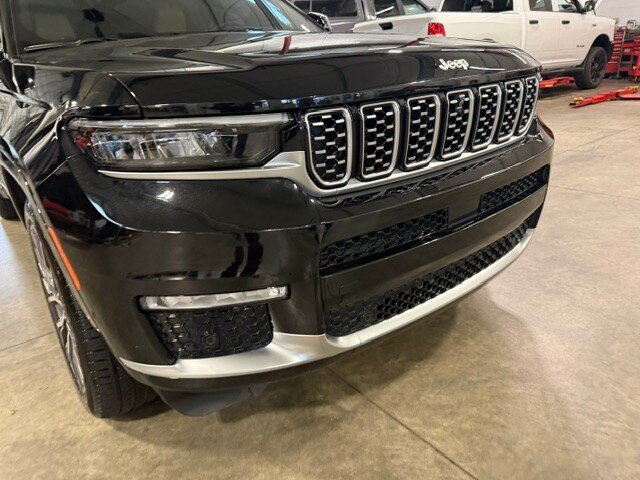 Used 2025 Jeep Grand Cherokee L Summit AWD/4WD image 2