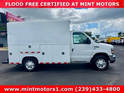 Used 2015 Ford E-350 and Econoline 350 Super Duty w/ Power Windows & Locks Group RWD image 4