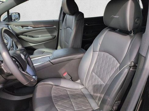 Used 2023 Buick Enclave Avenir w/ Avenir Technology Package AWD/4WD image 17