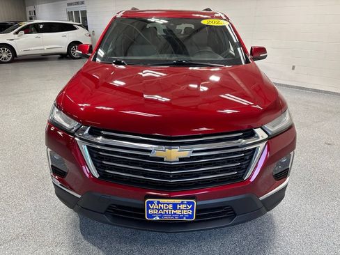 Used 2023 Chevrolet Traverse LT AWD/4WD image 2