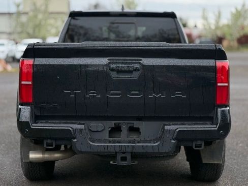 Used 2024 Toyota Tacoma TRD Off-Road w/ TRD Off Road Upgrade Package image 4