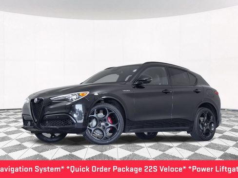 Used 2023 Alfa Romeo Stelvio Veloce AWD/4WD image 2
