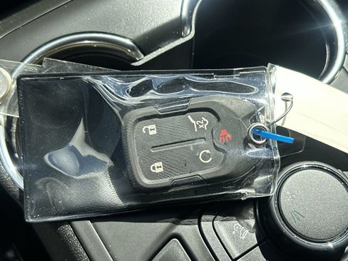 Used 2023 GMC Terrain SLT w/ LPO, Floor Liner Package FWD image 34