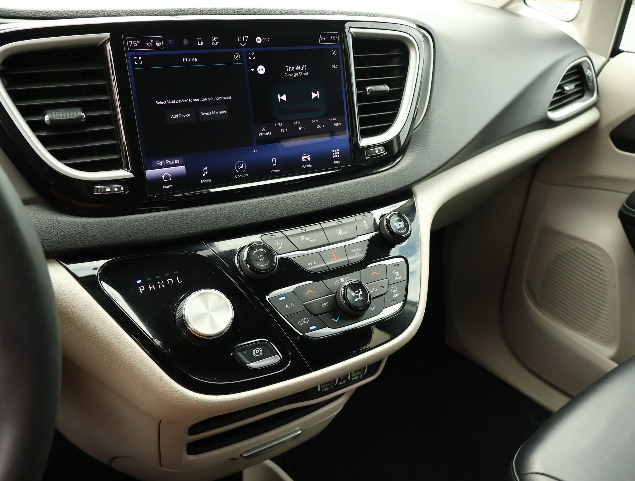 Used 2024 Chrysler Pacifica Touring-L FWD image 20