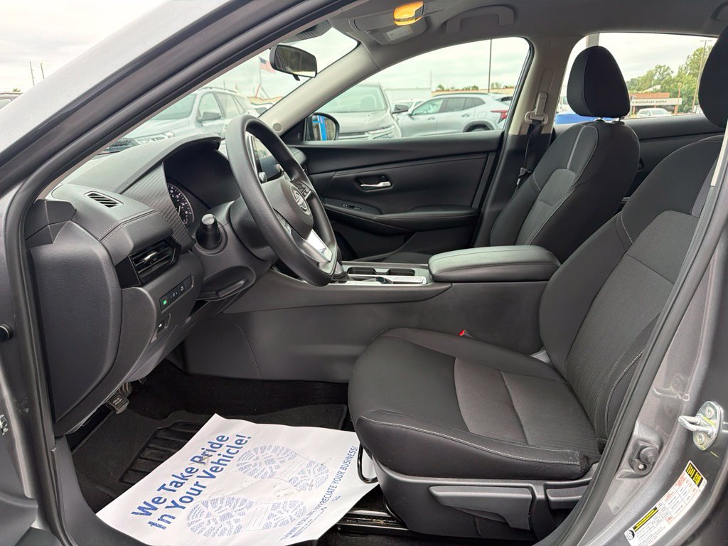 Used 2024 Nissan Sentra SV FWD image 15