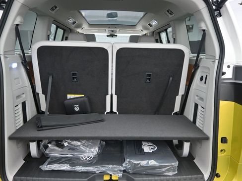 New 2025 Volkswagen ID. Buzz 1st Edition image 35