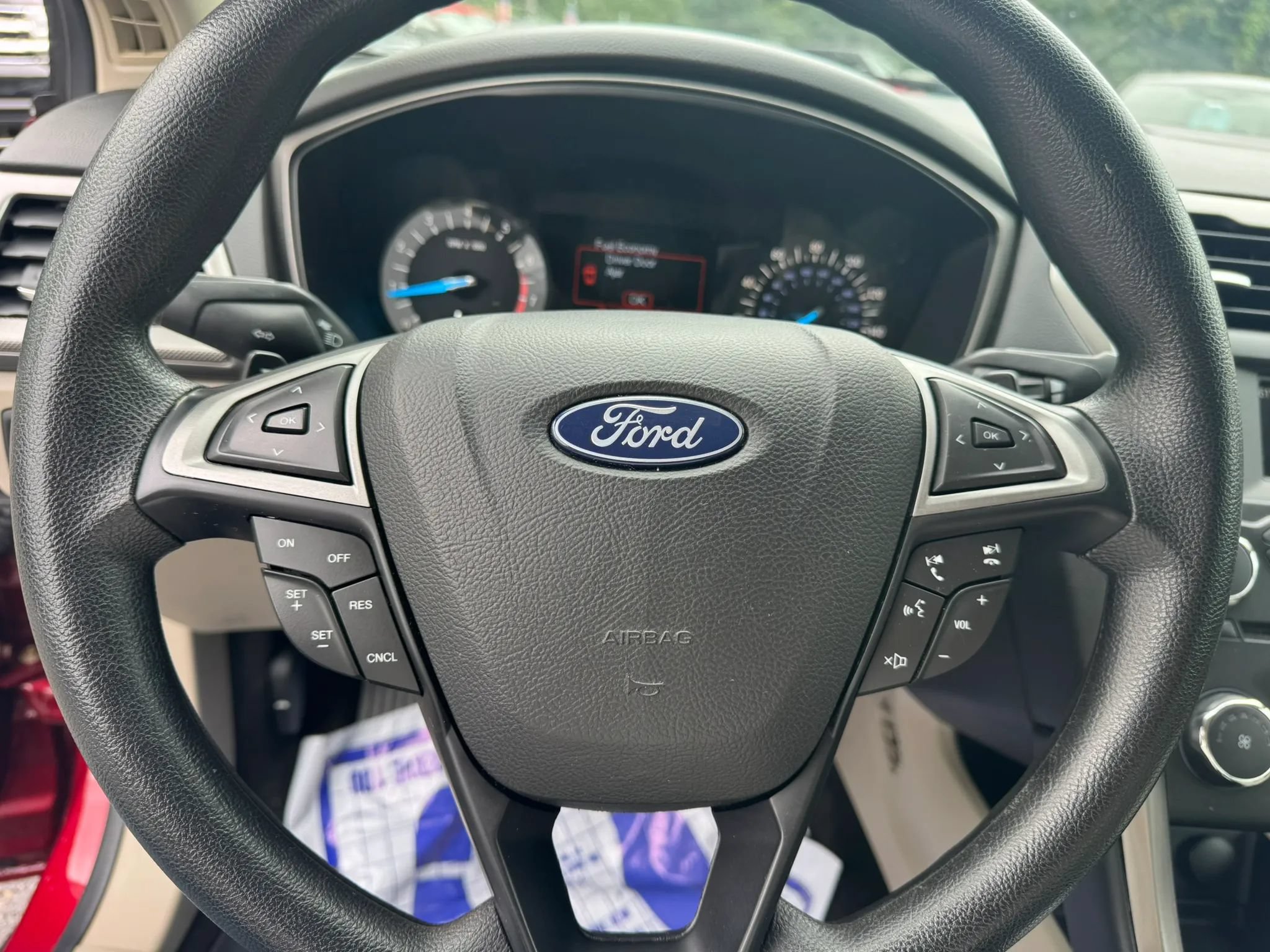 Used 2018 Ford Fusion SE FWD image 23