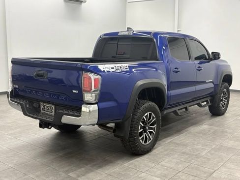 Used 2022 Toyota Tacoma TRD Off-Road AWD/4WD image 2