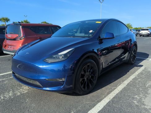 Used 2023 Tesla Model Y Long Range image 3
