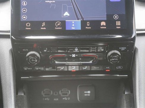 Used 2021 Jeep Grand Cherokee L Limited image 13