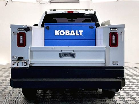Used 2021 Ford F250 XL w/ Power Equipment Group RWD image 3