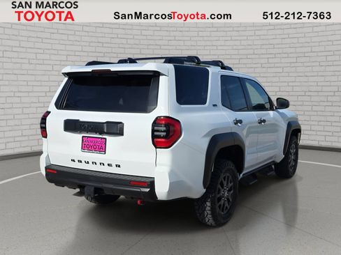 New 2026 Toyota 4Runner SR5 AWD/4WD image 5