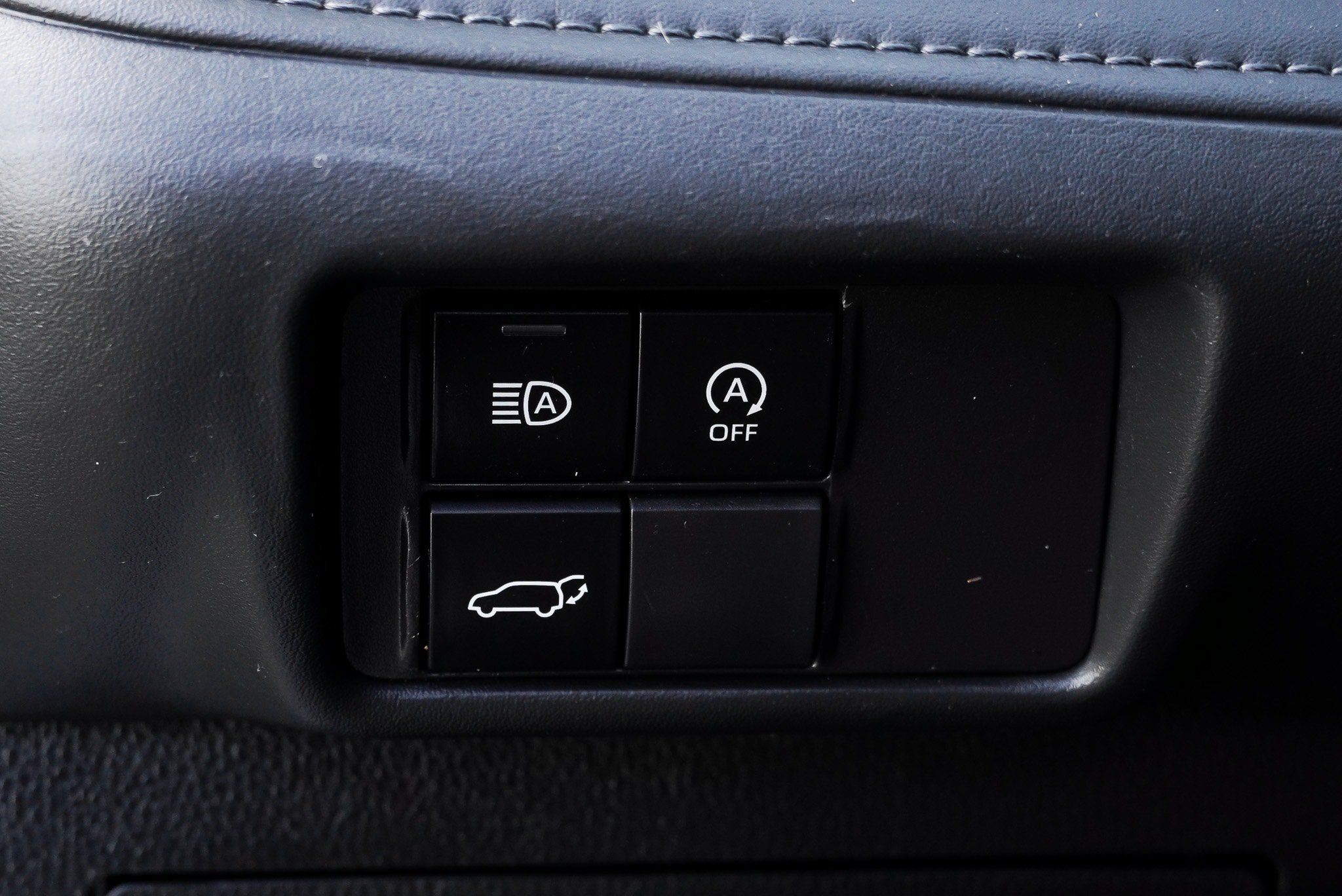 Used 2023 Toyota Highlander LE AWD/4WD image 19