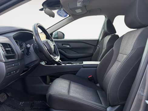 Used 2025 Nissan Rogue SV FWD image 9