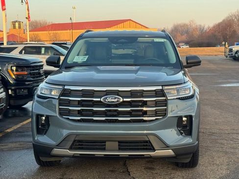 New 2026 Ford Explorer Active w/ Active Comfort Package image 2