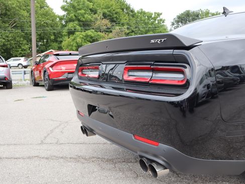 Used 2016 Dodge Challenger SRT Hellcat RWD image 23