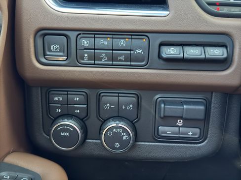 Used 2023 Chevrolet Tahoe High Country w/ Advanced Technology Package image 28