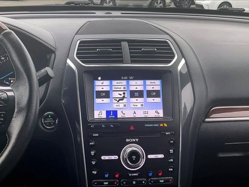 Used 2019 Ford Explorer Platinum image 9