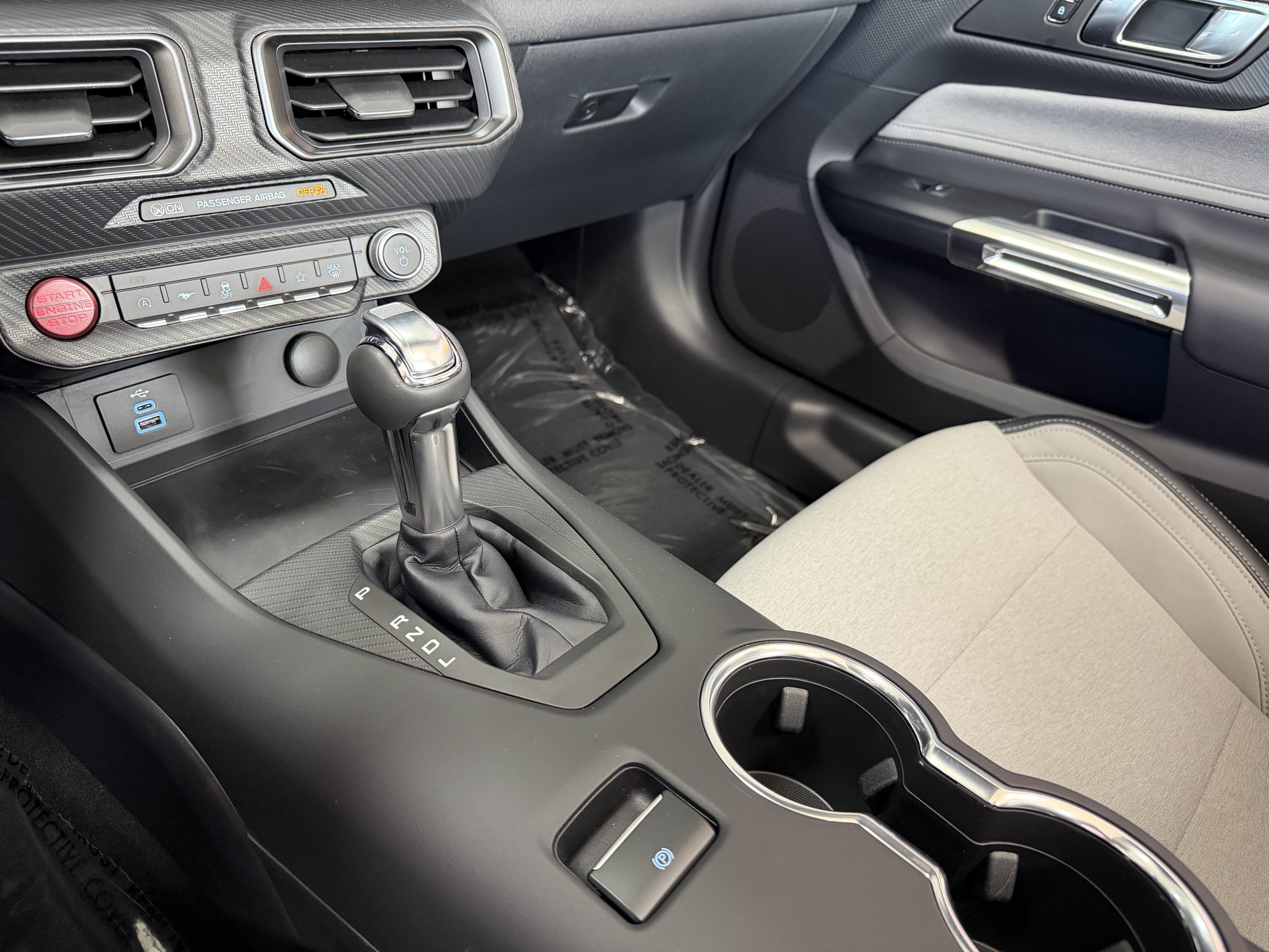 Used 2025 Ford Mustang Convertible RWD image 23