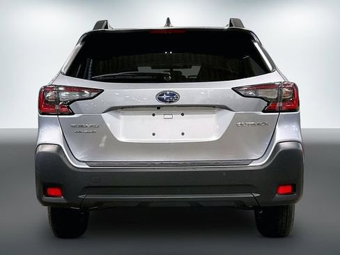 Used 2025 Subaru Outback Premium AWD/4WD image 4