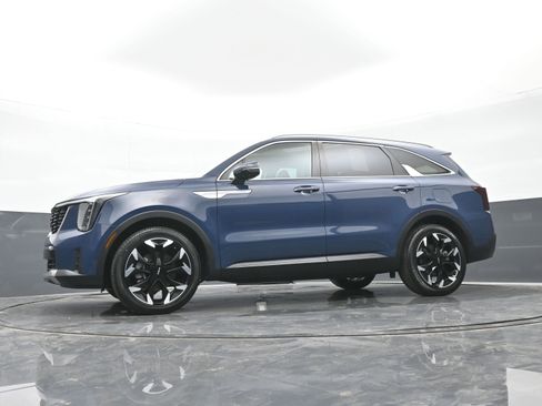 Used 2024 Kia Sorento EX w/ Panoramic Sunroof Package image 44