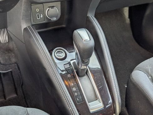 Used 2019 Nissan Kicks S image 16