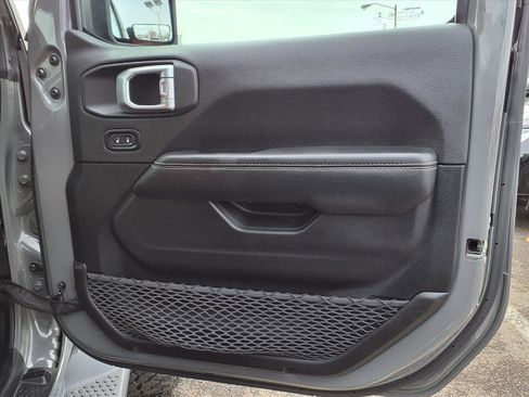 Used 2021 Jeep Wrangler Unlimited Sahara w/ Uconnect 4C Nav & Sound Group image 12