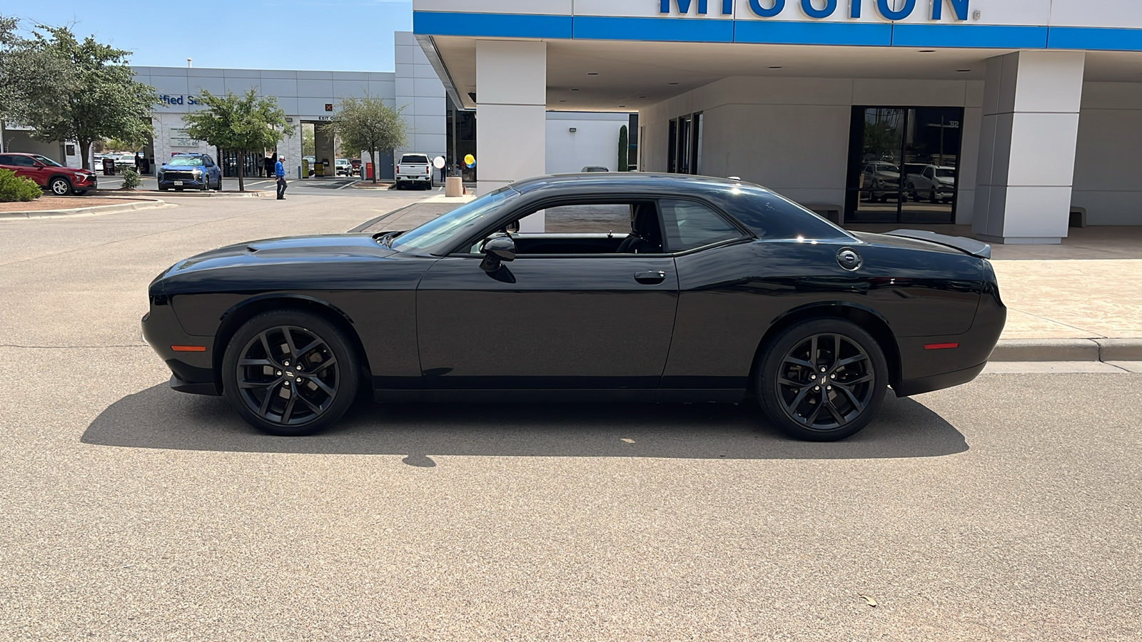 Used 2022 Dodge Challenger SXT w/ Blacktop Package RWD image 4