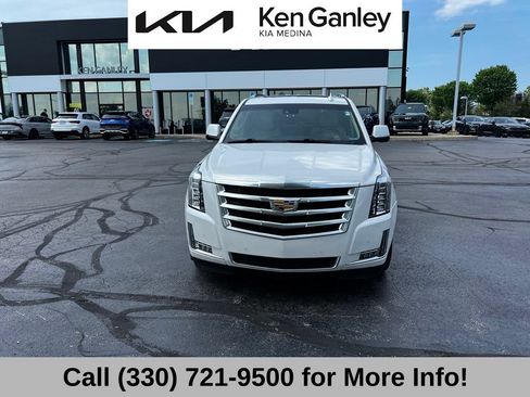 Used 2020 Cadillac Escalade Premium Luxury AWD/4WD image 2